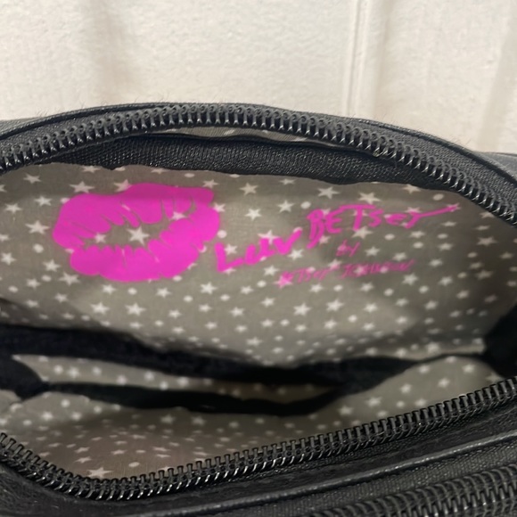 Kitty cat Betsy Johnson pink and black purse - Picture 6 of 9